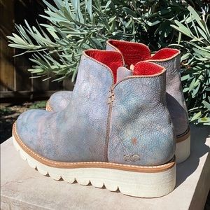 BedStu Lydyi Blue Havana Booties Size 7